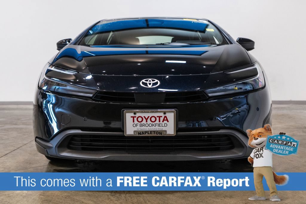 Used 2025 Toyota Prius LE FWD image 2
