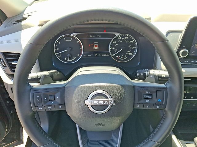 Used 2025 Nissan Rogue SV AWD/4WD image 19
