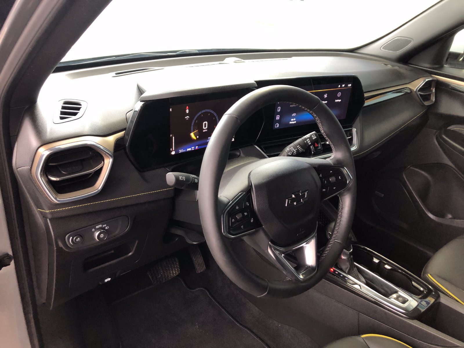 Used 2025 Chevrolet TrailBlazer ACTIV w/ Convenience Package AWD/4WD image 19