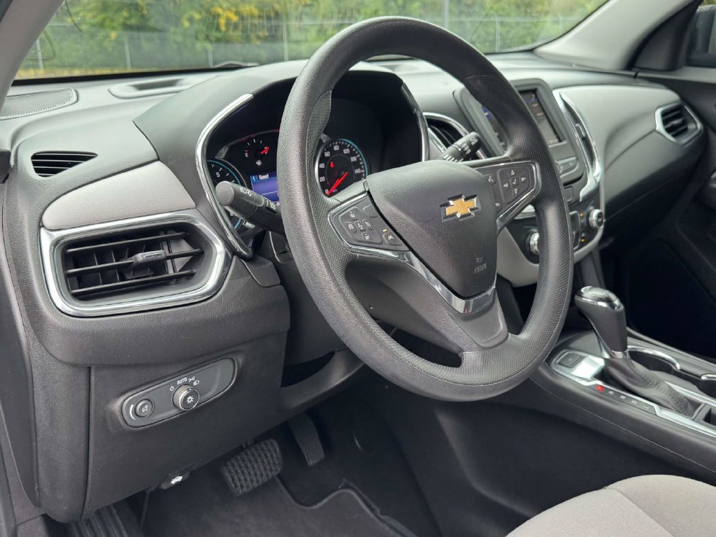 Used 2020 Chevrolet Equinox LT AWD/4WD image 2