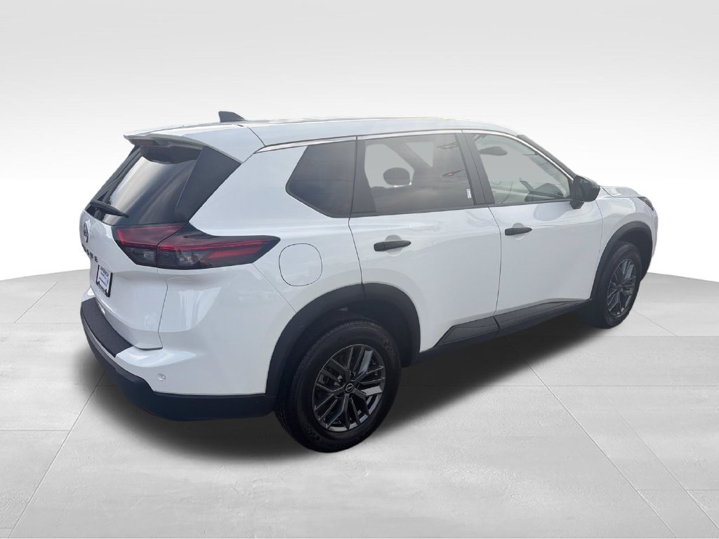 Used 2024 Nissan Rogue S FWD image 5