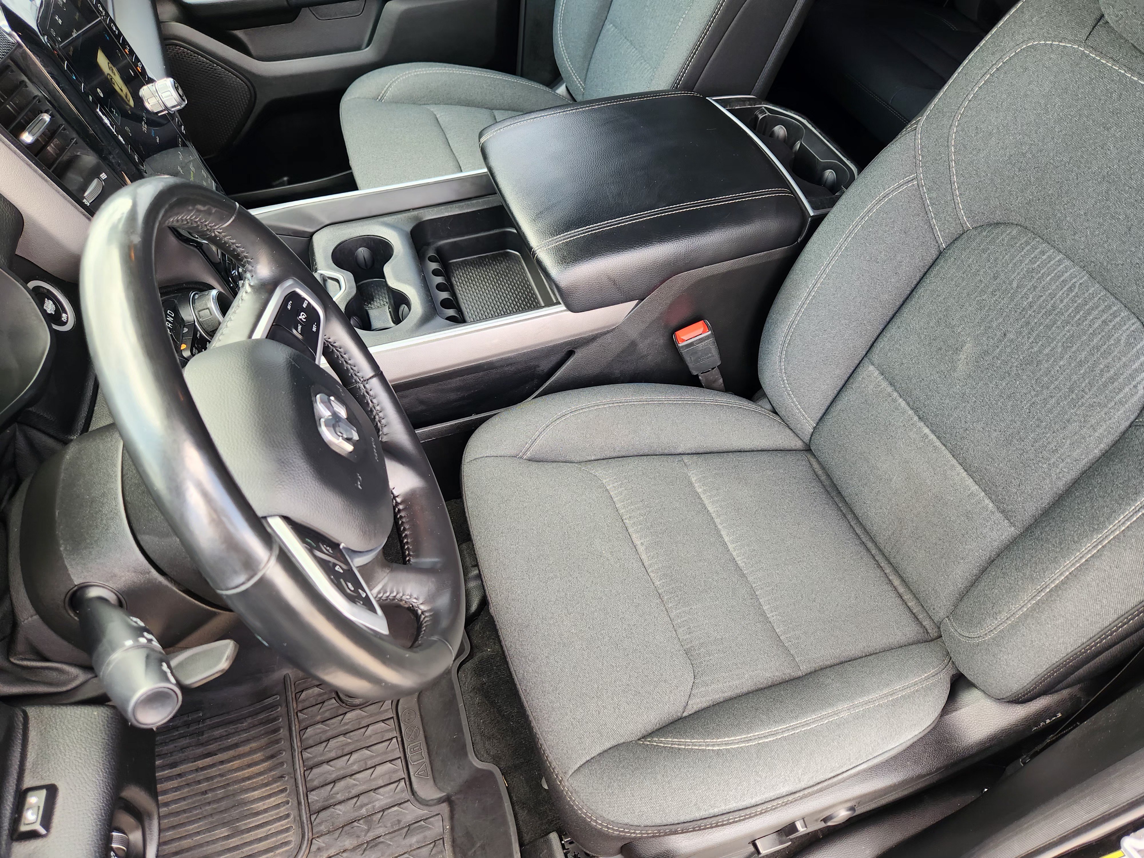 Used 2022 RAM 1500 Big Horn AWD/4WD image 14