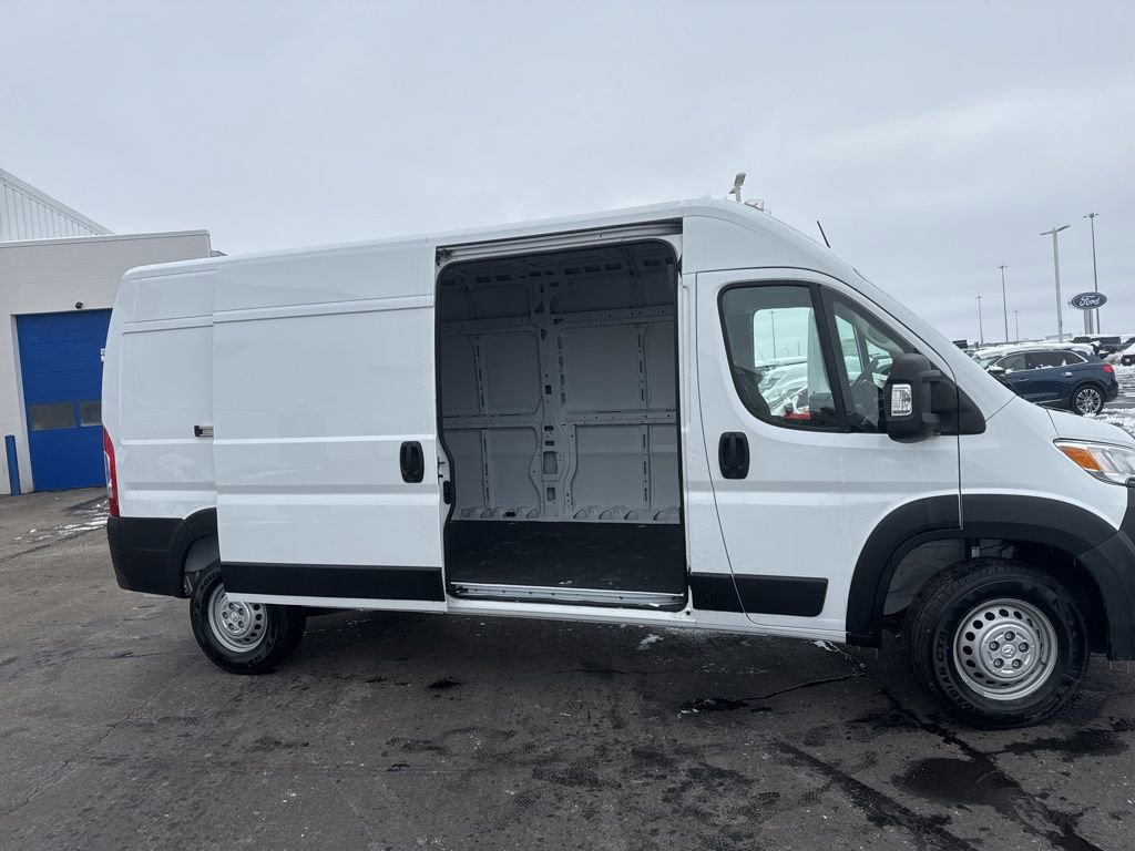 Used 2024 RAM ProMaster 2500 image 34