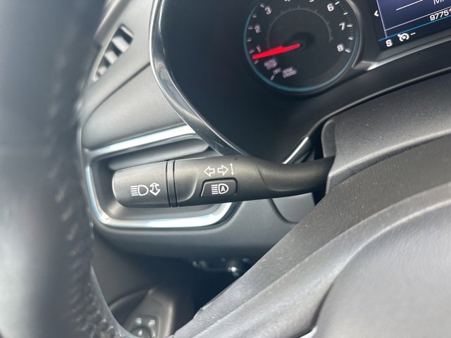 Used 2019 Chevrolet Equinox LT w/ Driver Convenience Package image 18