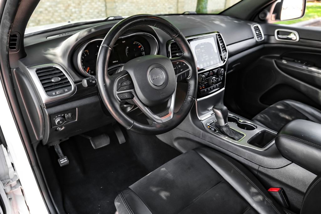 Used 2019 Jeep Grand Cherokee Altitude image 25