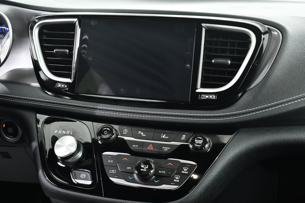 Used 2026 Chrysler Pacifica Select FWD image 10