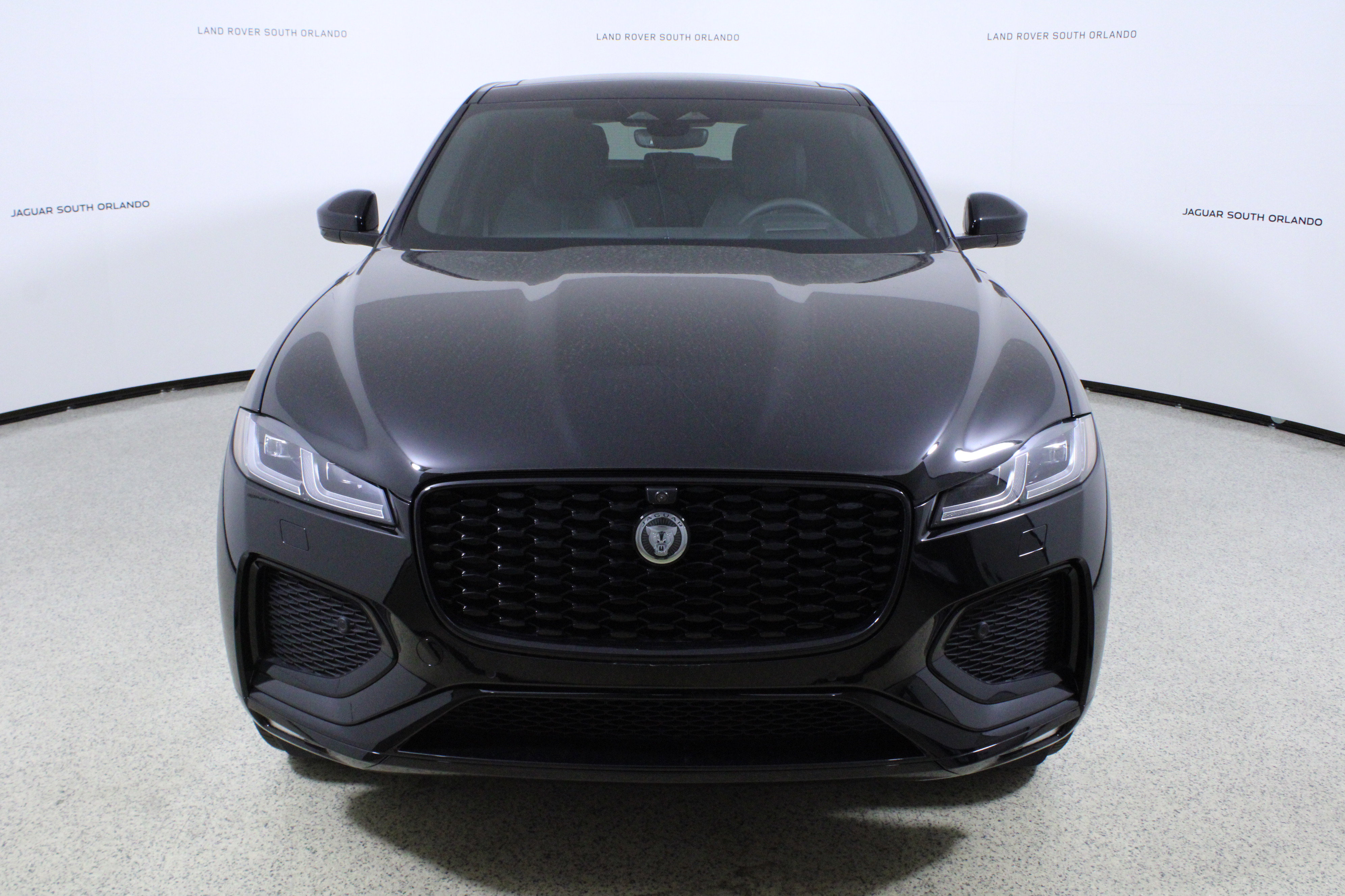 New 2026 Jaguar F-PACE R-Dynamic S image 2