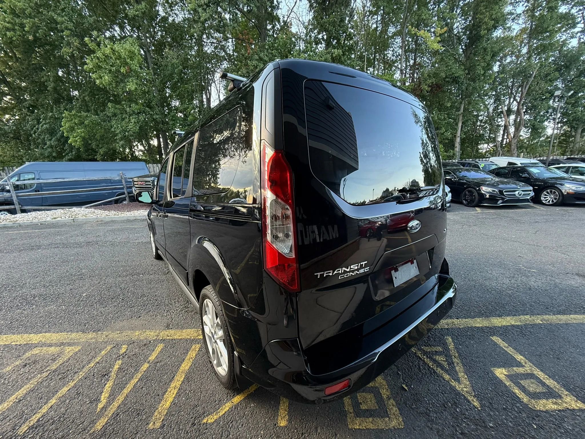 Used 2018 Ford Transit Connect XLT image 4