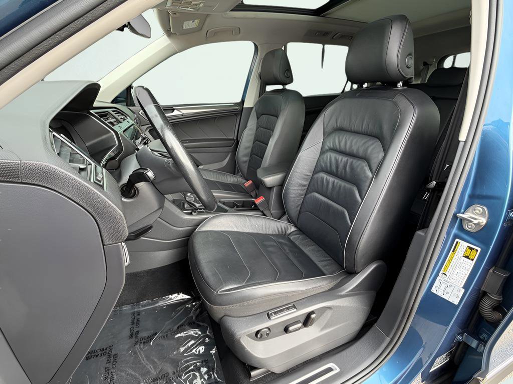 Used 2018 Volkswagen Tiguan SEL Premium image 13
