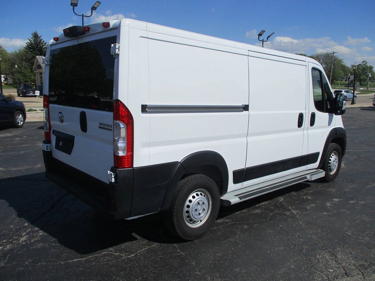 Used 2025 RAM ProMaster 2500 w/ U-Haul Equipment Group FWD image 5