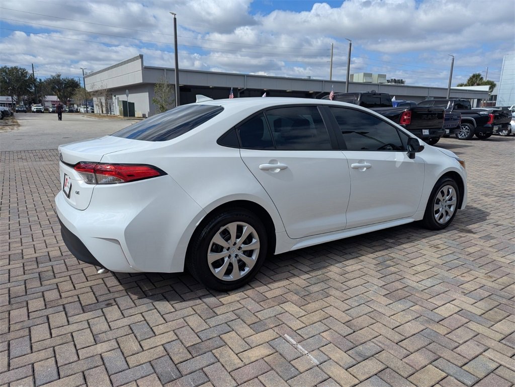 Used 2025 Toyota Corolla LE image 11