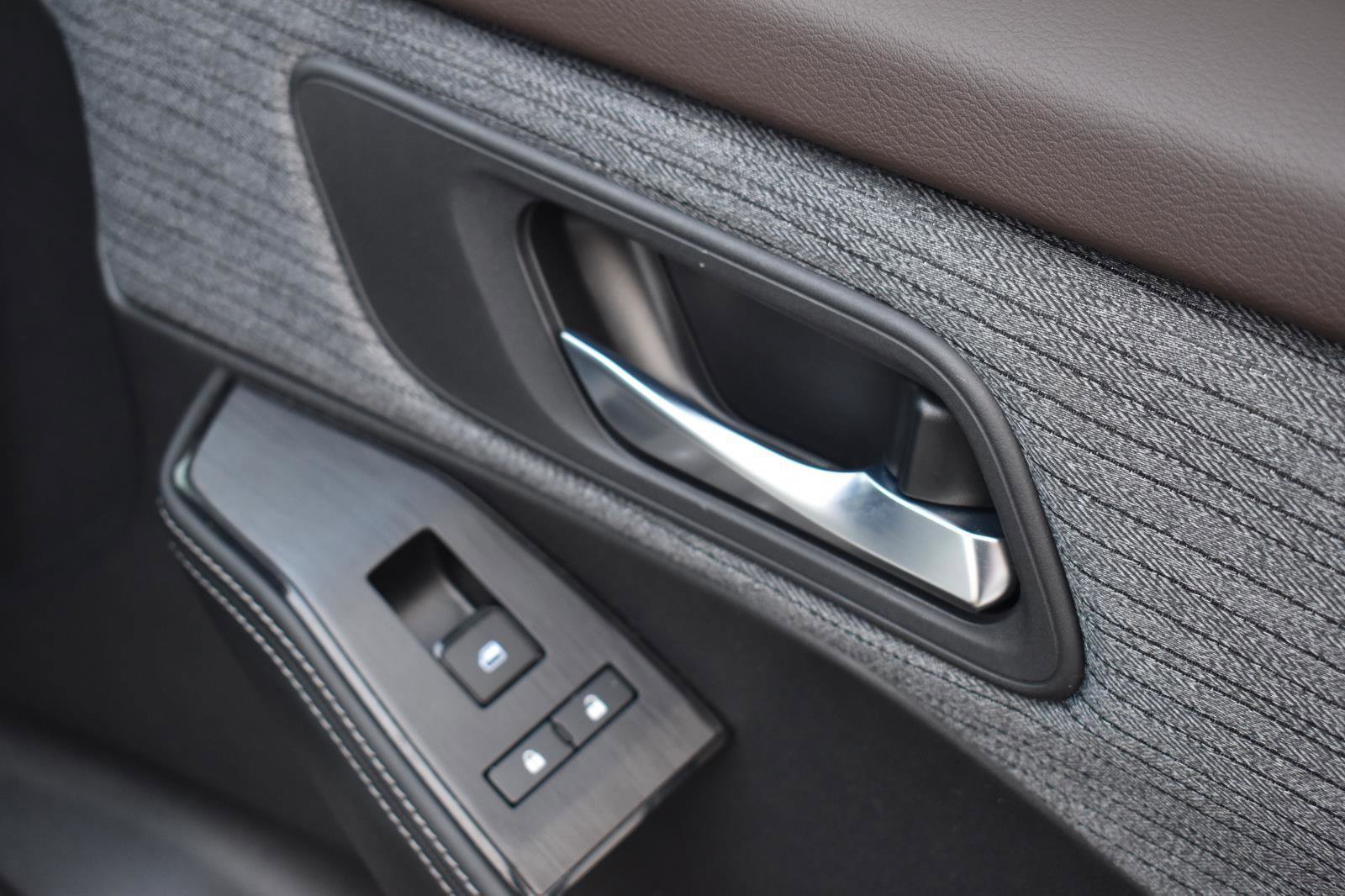 Used 2023 Nissan Rogue SV image 42