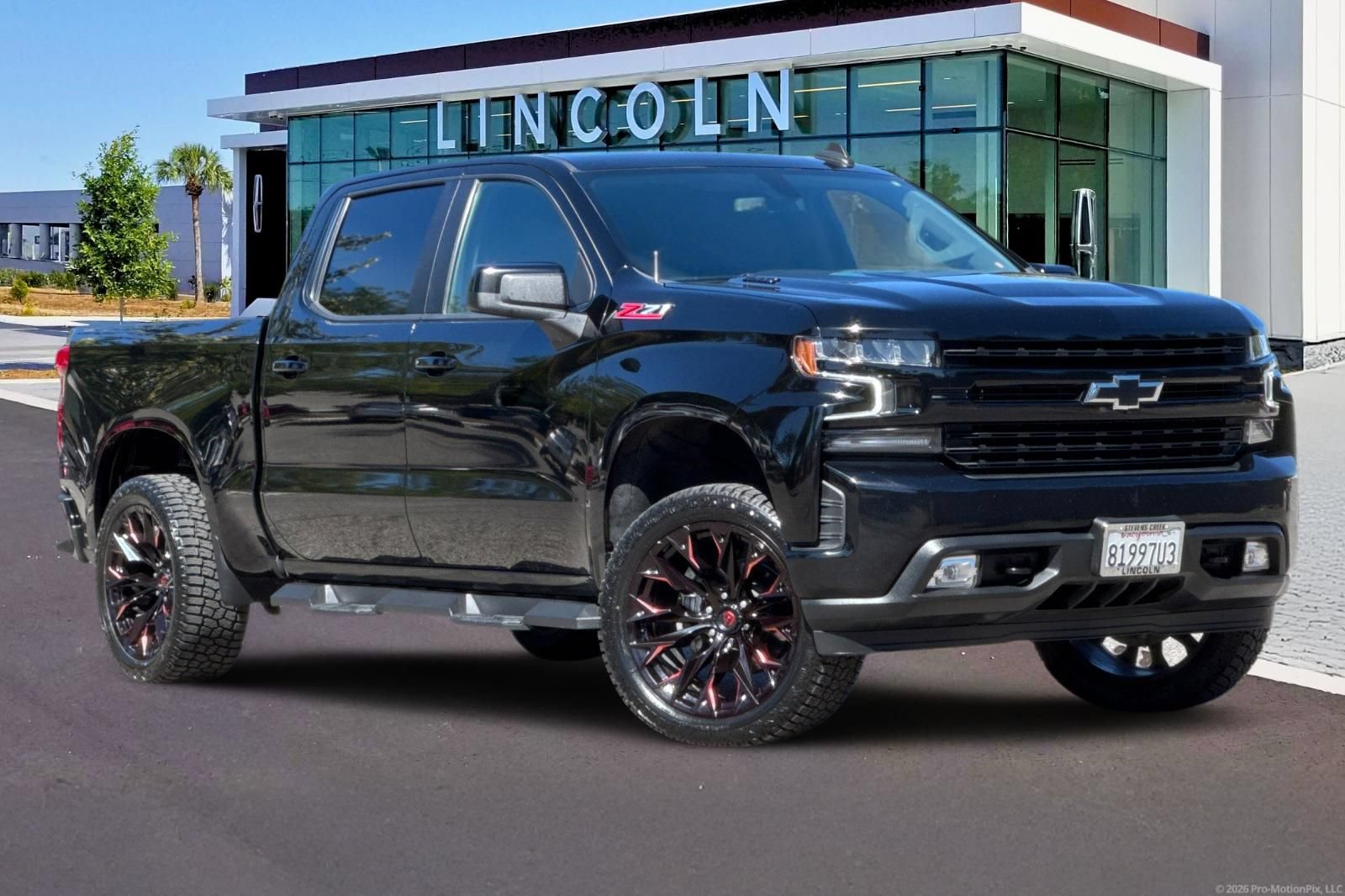 Used 2022 Chevrolet Silverado 1500 RST w/ Z71 Off-Road Package AWD/4WD image 2