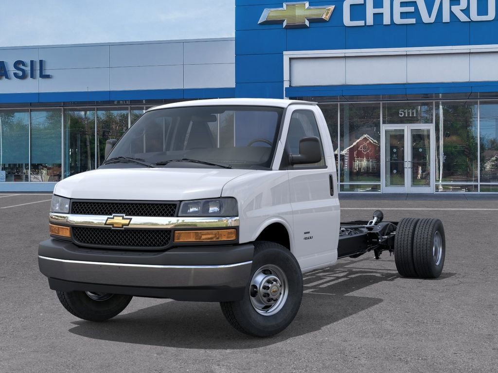 New 2026 Chevrolet Express 4500 w/ Power Convenience Package RWD image 6
