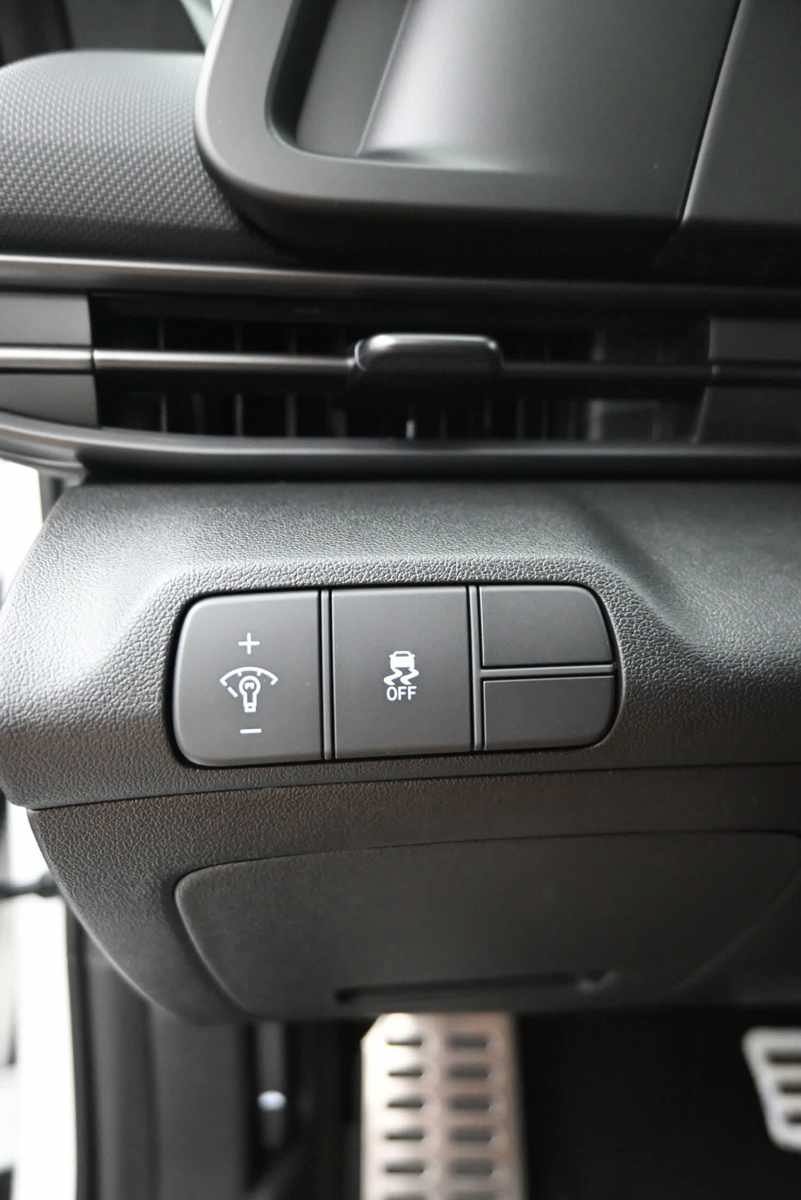 New 2026 Hyundai Elantra SEL Sport FWD image 27