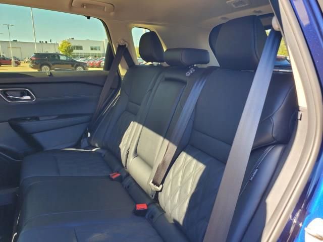 New 2026 Nissan Rogue Platinum image 13