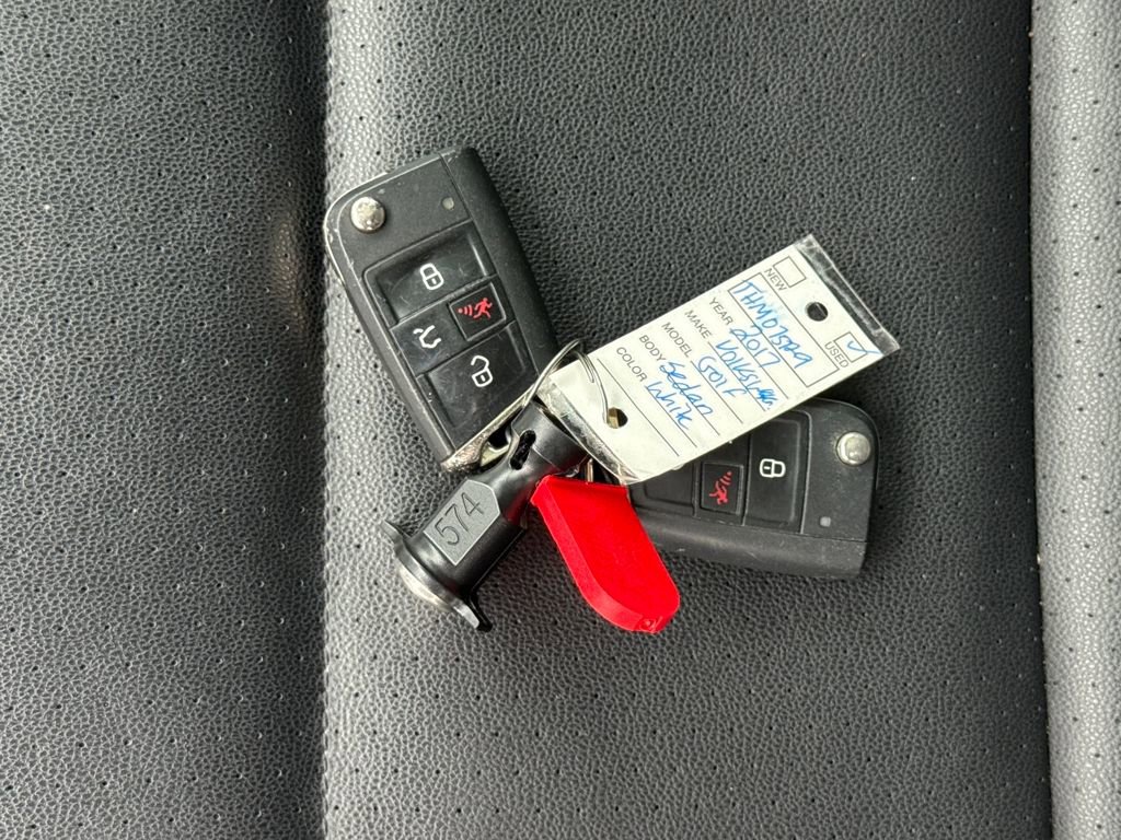 Used 2017 Volkswagen Golf Wolfsburg Edition image 29