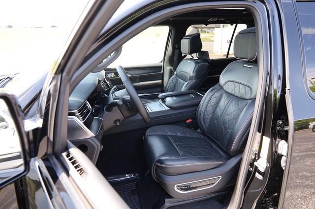 Used 2024 Jeep Grand Wagoneer L Series III w/ Rear Seat Video Group 1 AWD/4WD image 10