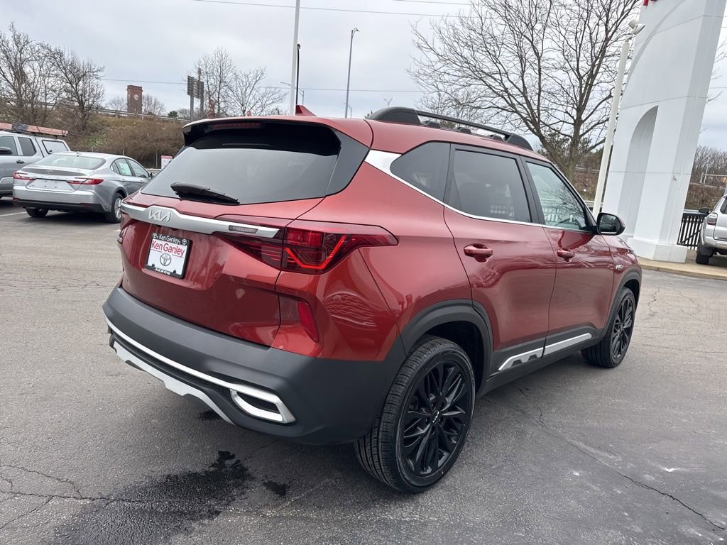 Used 2022 Kia Seltos Nightfall Edition image 6