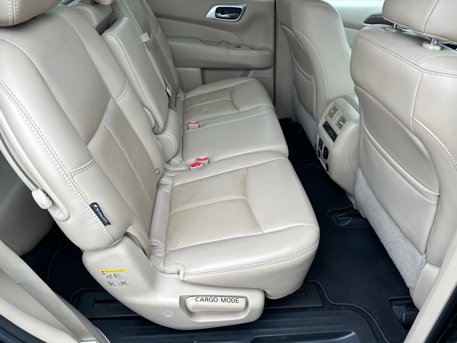 Used 2018 Nissan Pathfinder Platinum image 16