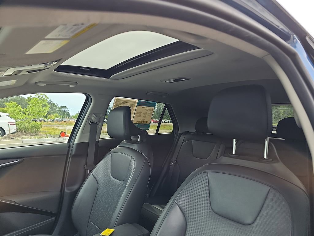 Used 2023 Kia Niro SX Touring FWD image 34