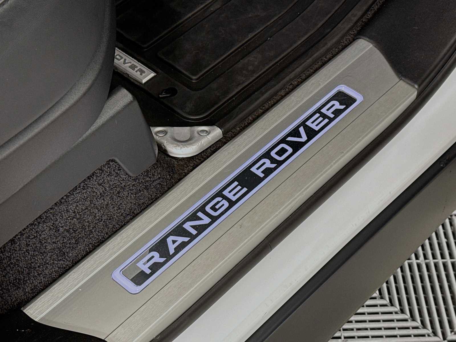 Used 2022 Land Rover Range Rover P525 Westminster Edition image 34