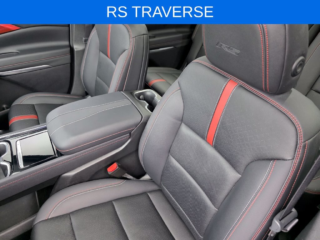 Used 2024 Chevrolet Traverse RS FWD image 11