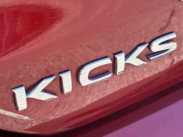Used 2021 Nissan Kicks SR w/ SR Premium Package FWD image 12