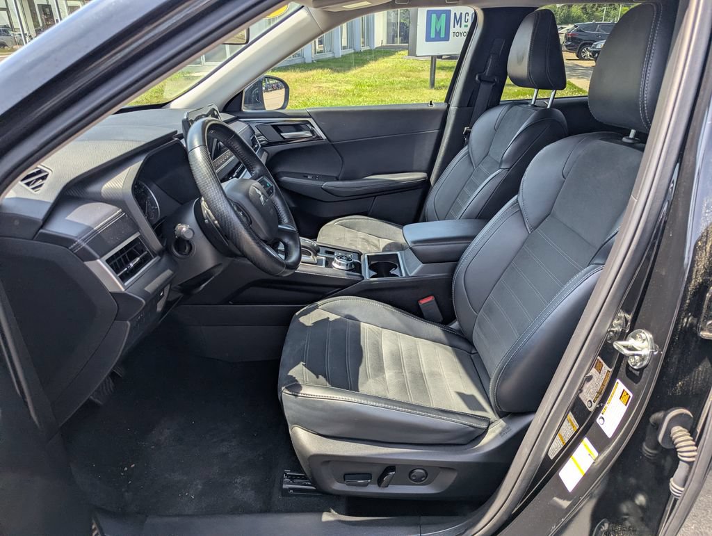 Used 2024 Mitsubishi Outlander SE AWD/4WD image 16