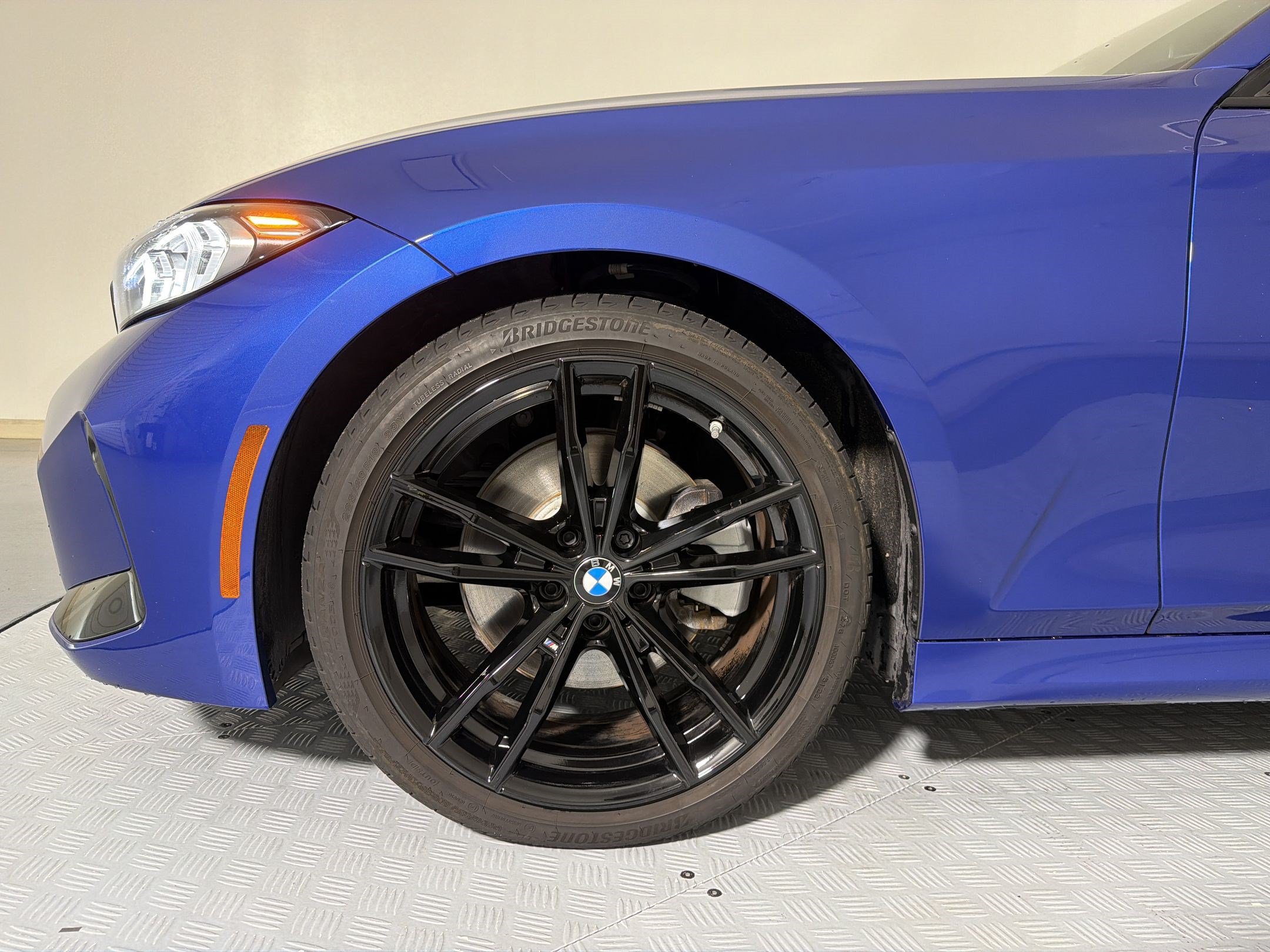 Certified 2023 BMW 330i Sedan w/ M Sport Package RWD image 9