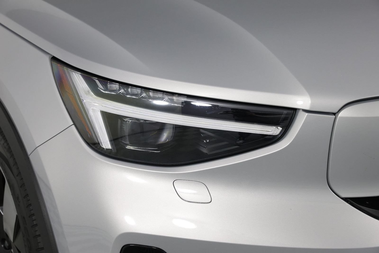 Used 2023 Volvo XC40 Recharge Ultimate AWD/4WD image 24