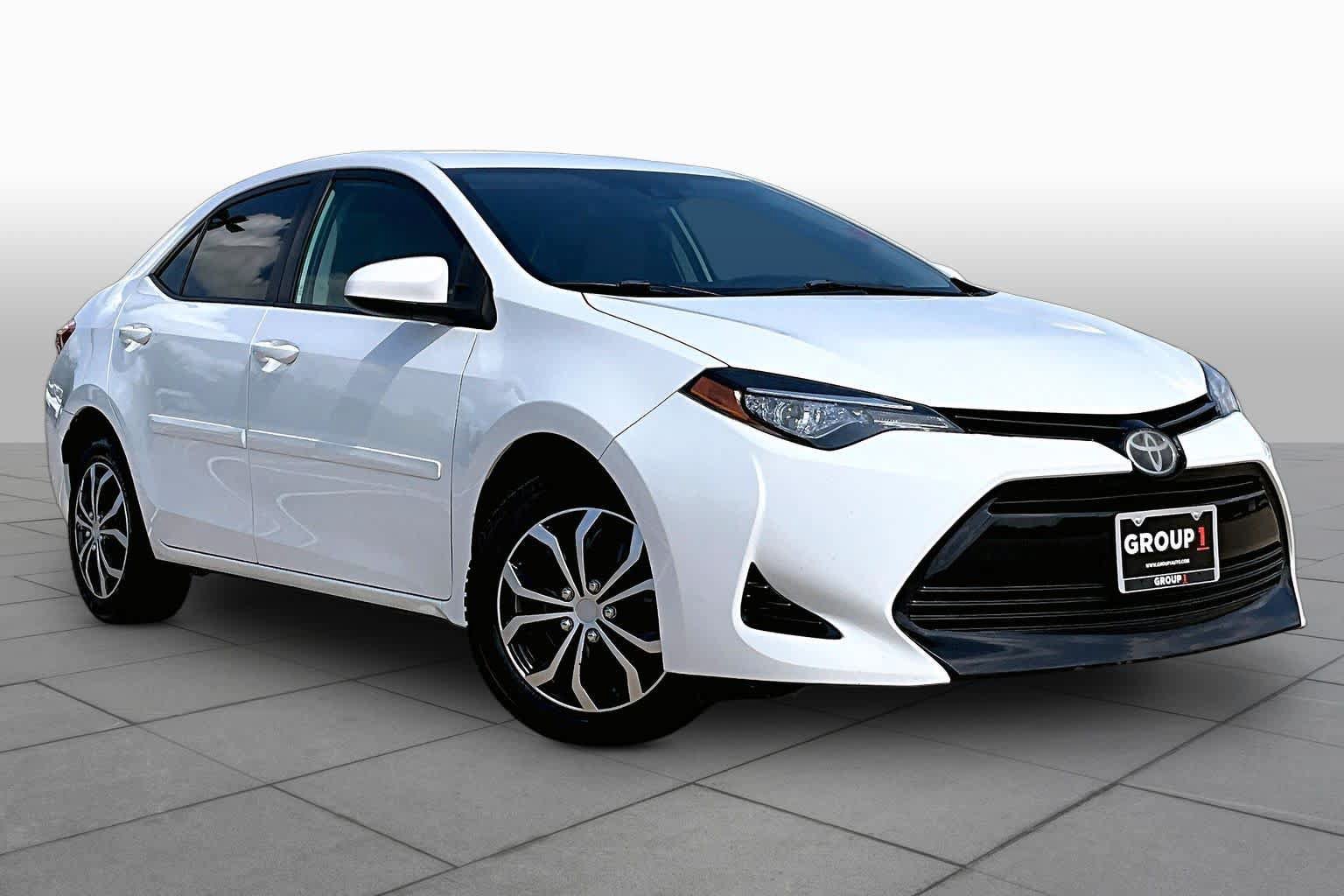 Used 2017 Toyota Corolla LE FWD image 3