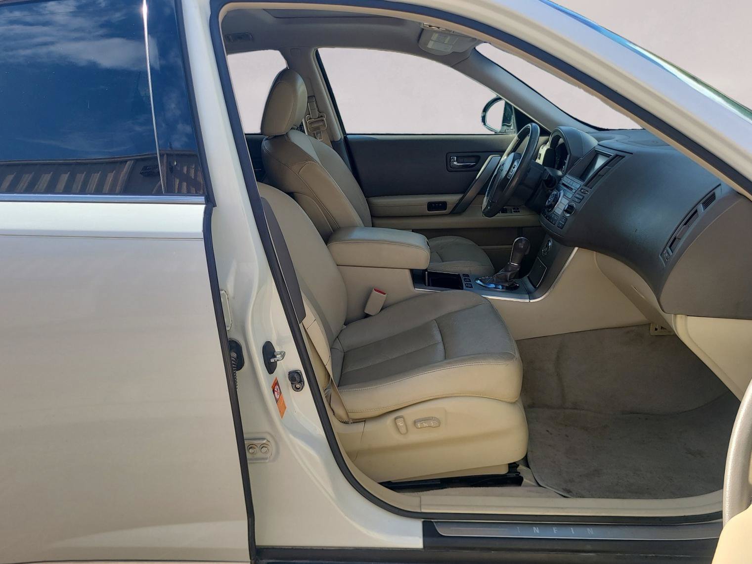 Used 2008 INFINITI FX35 2WD w/ Touring Pkg image 22