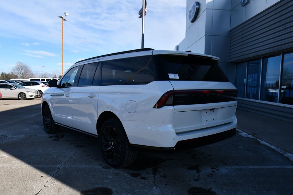 New 2026 Lincoln Navigator L Reserve w/ Jet Appearance Package image 4