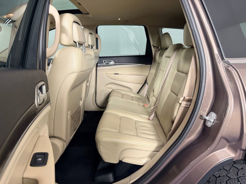 Used 2017 Jeep Grand Cherokee Limited image 27