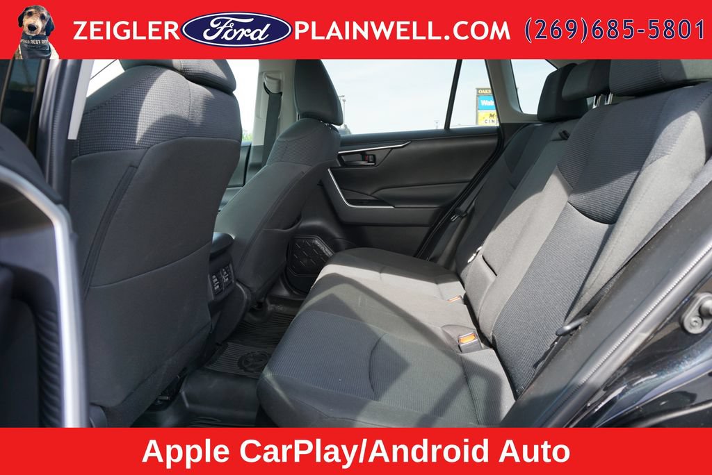 Used 2022 Toyota RAV4 LE AWD/4WD image 11