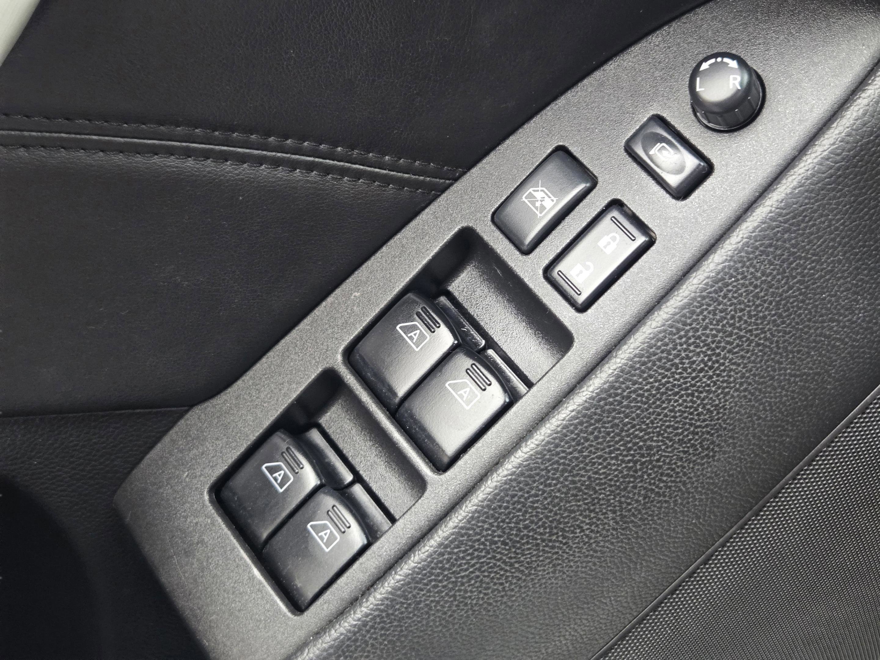 Used 2013 INFINITI G37 Sport w/ Premium Pkg image 34