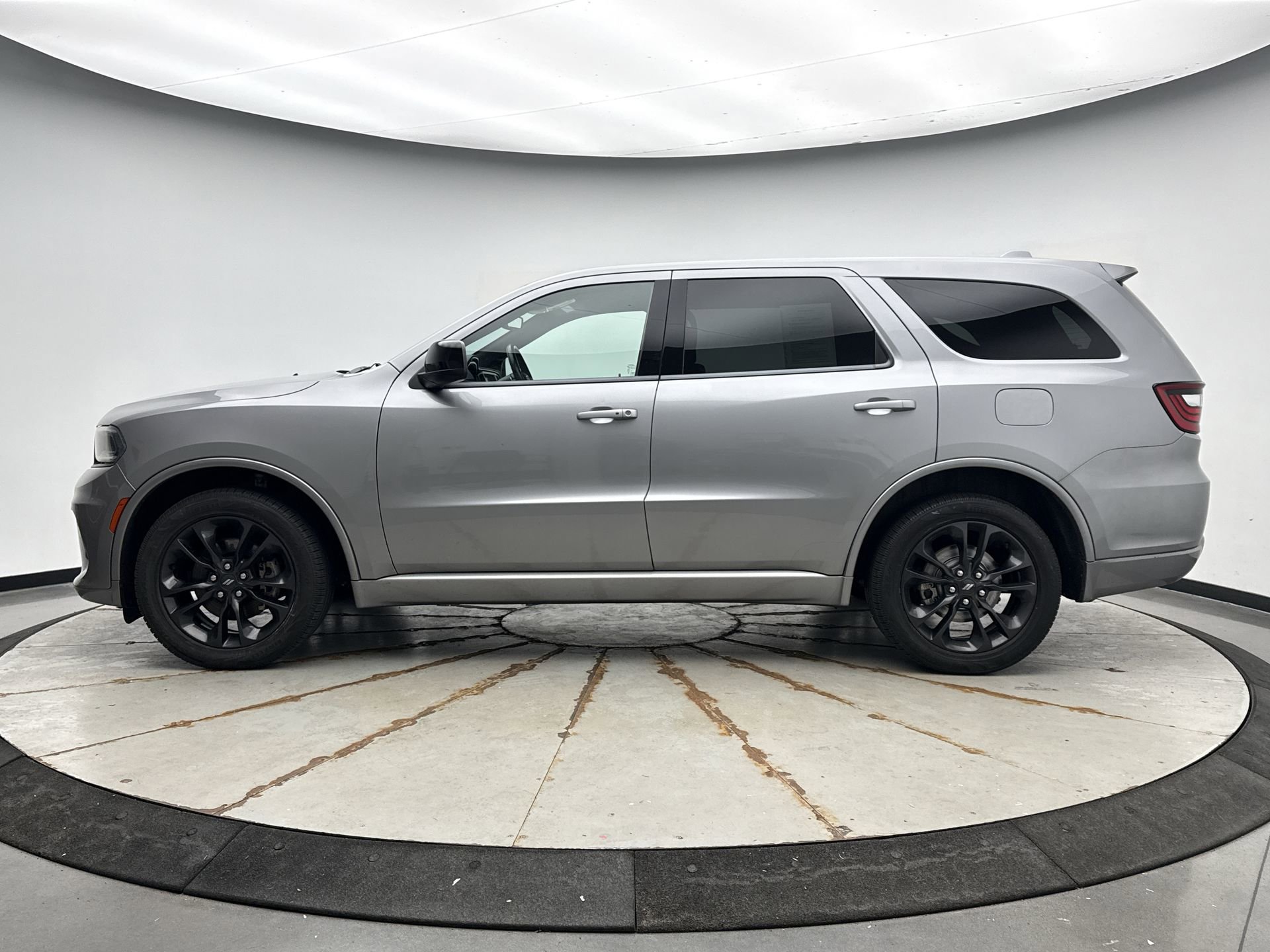 Used 2021 Dodge Durango GT w/ Blacktop Package AWD/4WD image 3