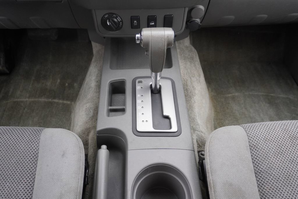 Used 2012 Nissan Frontier SV image 18