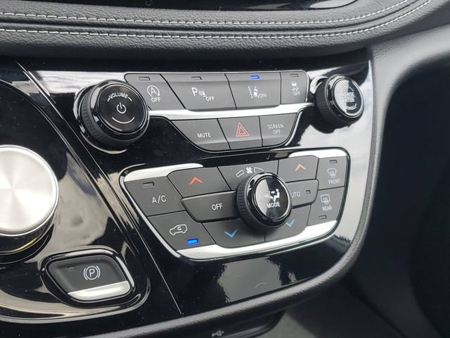 New 2027 Chrysler Pacifica Select AWD/4WD image 28