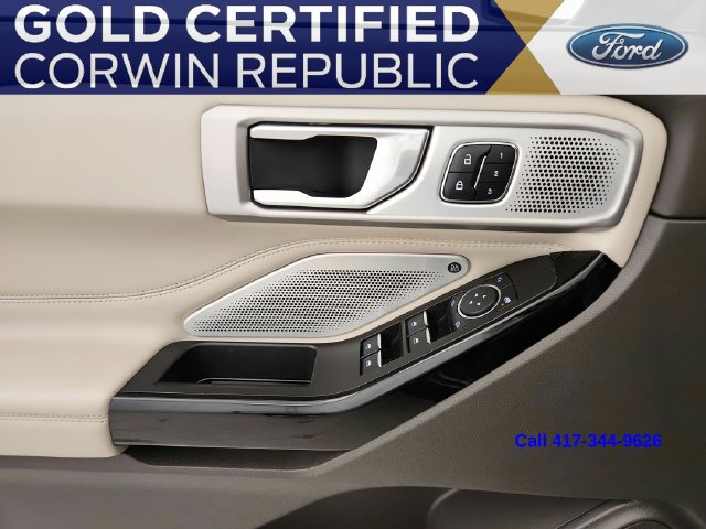 Used 2023 Ford Explorer Platinum w/ Technology Package AWD/4WD image 24