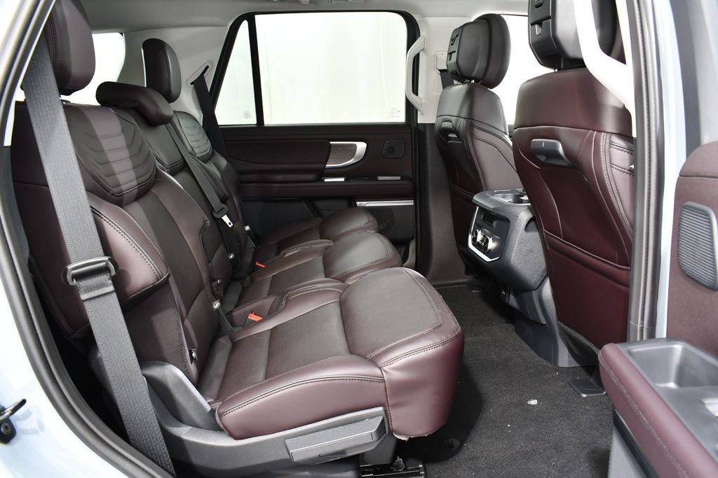 New 2026 Ford Expedition Platinum w/ Platinum Ultimate Package AWD/4WD image 19