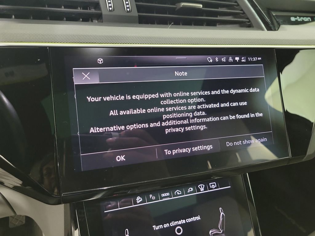 Used 2024 Audi Q8 e-tron Prestige w/ Prestige Package image 27