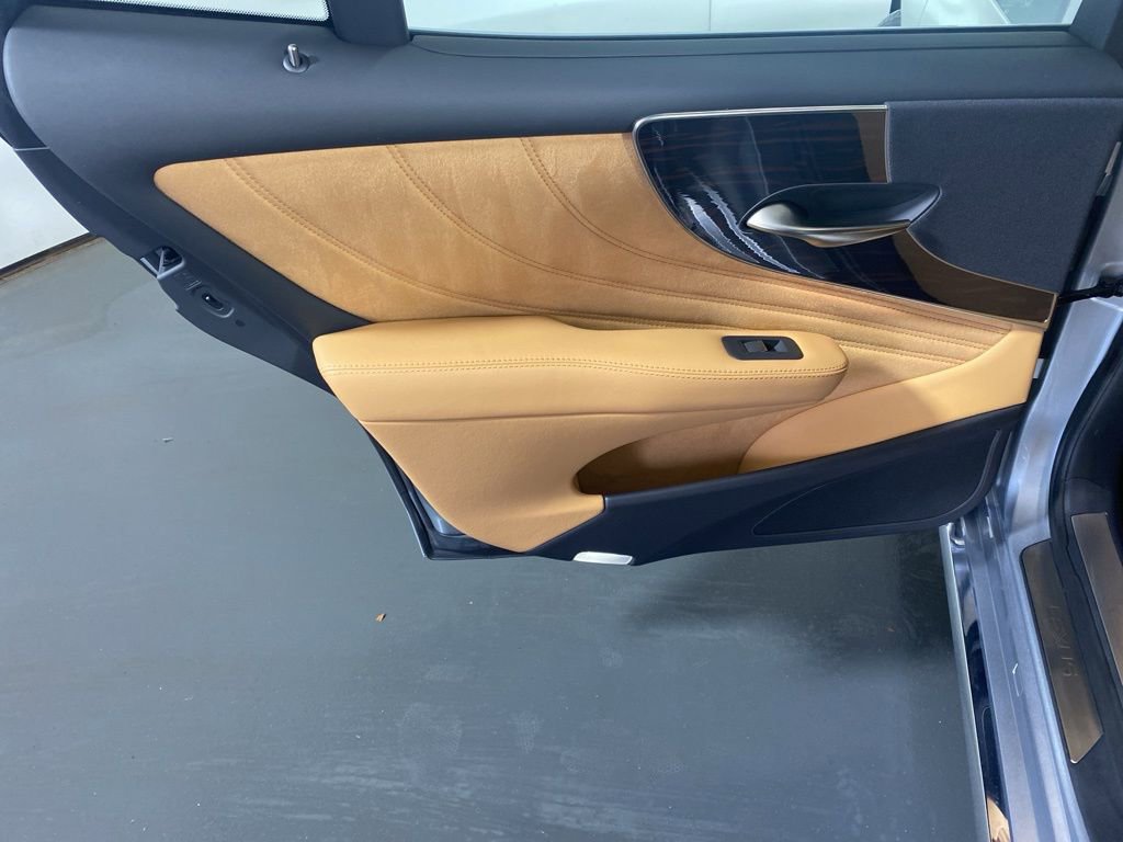 Certified 2023 Lexus LS 500 AWD w/ Interior Upgrade Package image 26