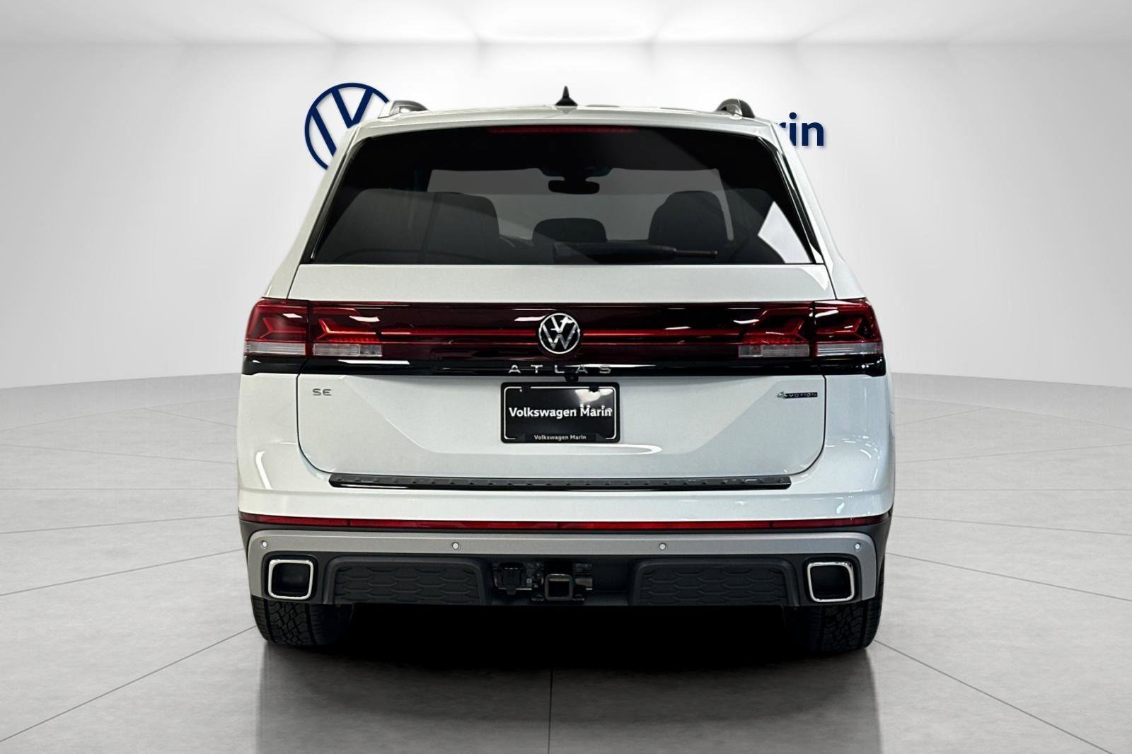 New 2025 Volkswagen Atlas Peak Edition SE image 4