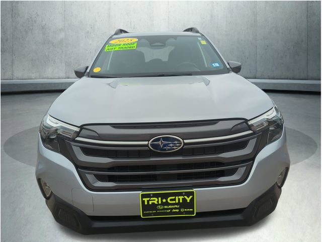 Used 2025 Subaru Forester Premium image 10