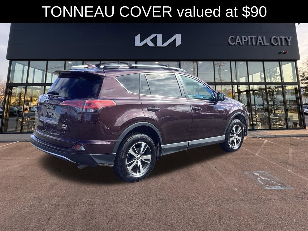 Used 2017 Toyota RAV4 XLE AWD/4WD image 6