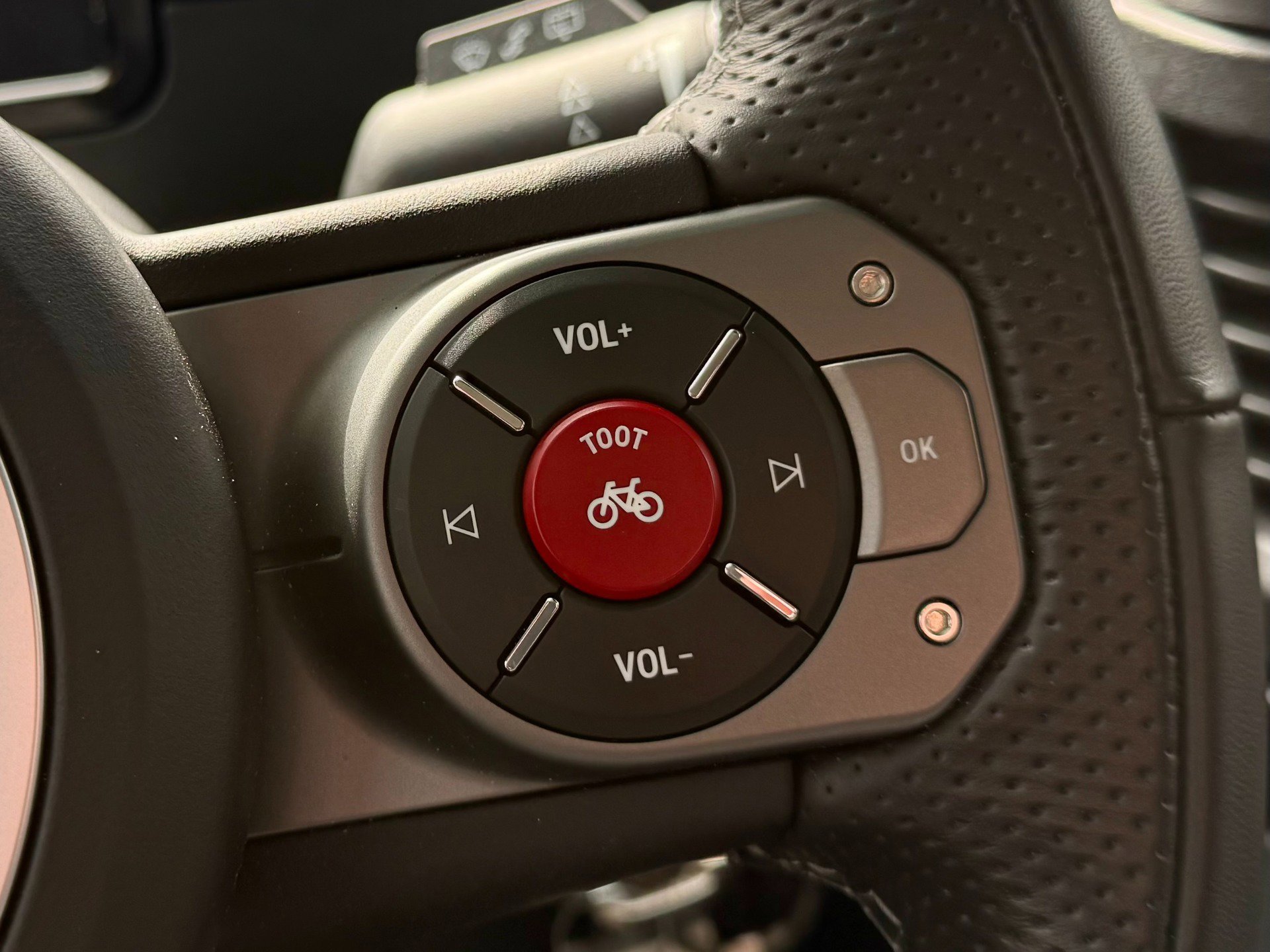 Used 2025 INEOS Grenadier image 35