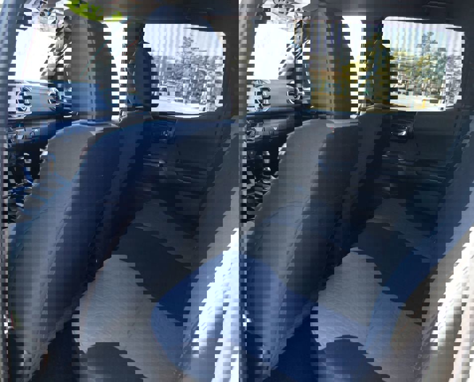 Used 2021 Toyota Tacoma TRD Sport w/ Technology Package image 13