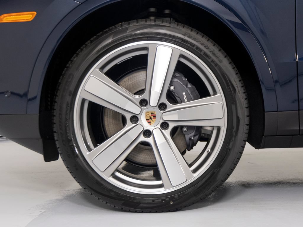 New 2026 Porsche Cayenne Coupe AWD/4WD image 15